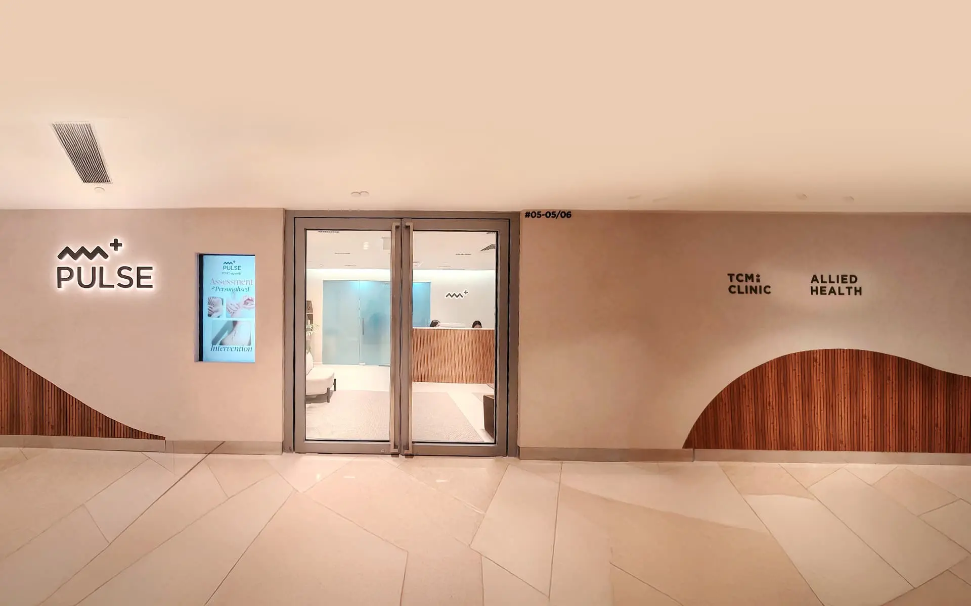 Signature Outlet interior-01 outside-min (1)